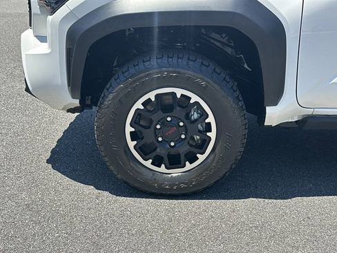 Used 2024 Toyota Tacoma TRD Off-Road AWD/4WD image 13