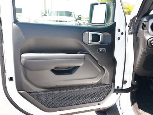 New 2026 Jeep Gladiator Sport AWD/4WD image 13