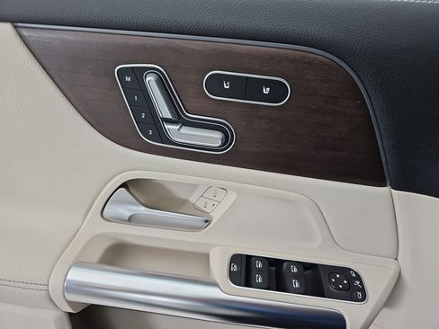 Used 2021 Mercedes-Benz GLA 250 4MATIC image 13