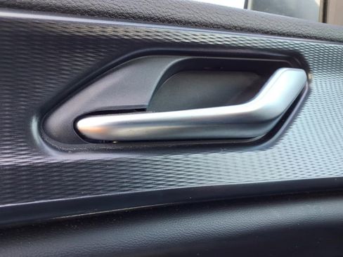 Used 2023 Jeep Grand Cherokee Laredo image 14