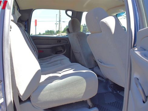 Used 2006 Chevrolet Silverado 2500 LT w/ Heavy-Duty Power Package image 18