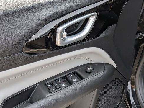 Used 2022 Jeep Compass Limited image 11