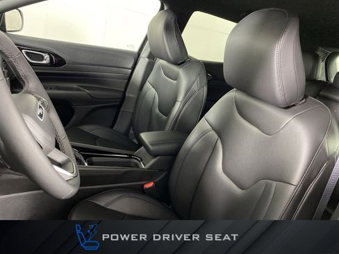 New 2026 Jeep Compass Limited image 14