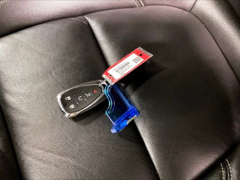 Used 2023 Chevrolet Traverse LT image 31