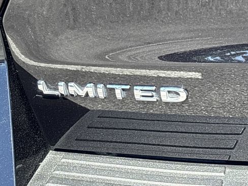 Used 2024 Ford Expedition Limited RWD image 10