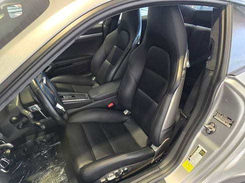 Used 2017 Porsche 911 Carrera 4S image 18