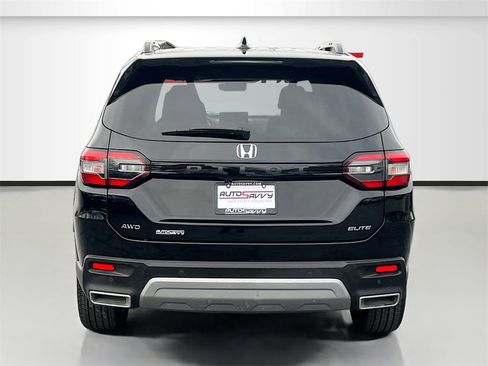 Used 2025 Honda Pilot Elite image 6