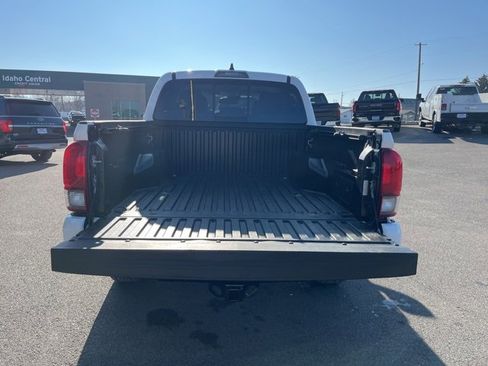 Used 2023 Toyota Tacoma SR5 w/ Technology Package image 12