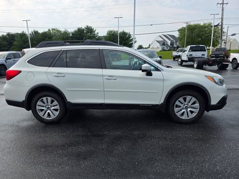 Used 2015 Subaru Outback 2.5i Premium AWD/4WD image 4