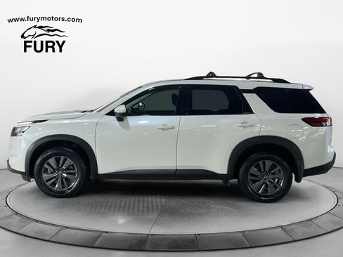 Used 2024 Nissan Pathfinder SV AWD/4WD image 6