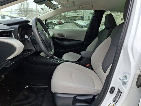 Used 2022 Toyota Corolla LE image 13