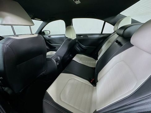 Used 2017 Volkswagen Jetta Sport FWD image 13