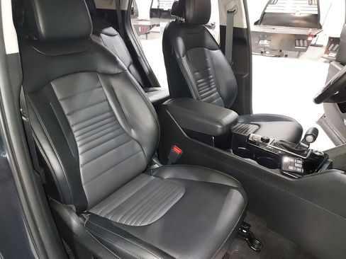 Used 2025 Kia Sportage SX image 31