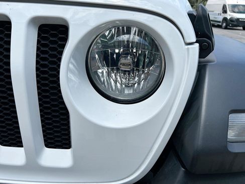 Used 2022 Jeep Wrangler Unlimited Sport AWD/4WD image 10
