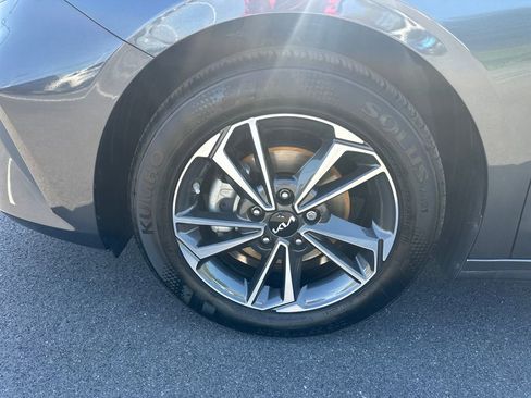 Used 2024 Kia Forte LXS w/ LXS Technology Package FWD image 12