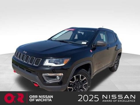 Used 2020 Jeep Compass Trailhawk w/ Cold Weather Group AWD/4WD image 1