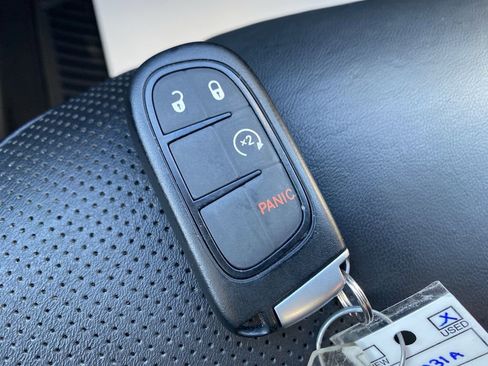 Certified 2020 Jeep Cherokee Latitude Lux w/ Quick Order Package 26H Lux image 30