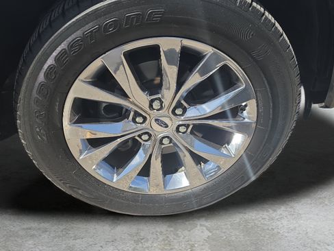 Used 2015 Ford F150 Lariat w/ Equipment Group 502A Luxury RWD image 24
