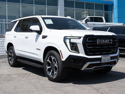Used 2025 GMC Yukon AT4 AWD/4WD image 2