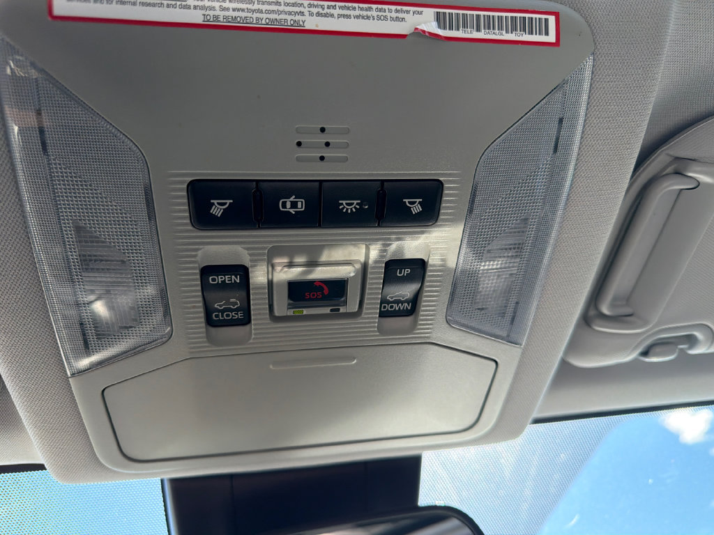 Used 2020 Toyota RAV4 XLE w/ Convenience Package FWD image 35