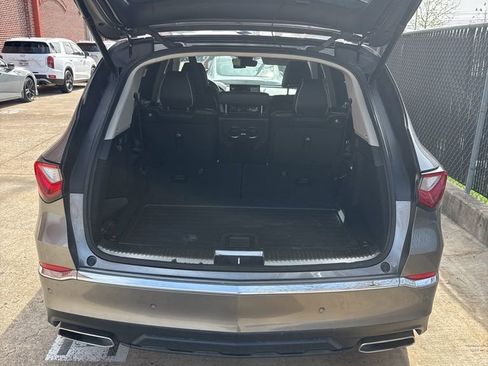 Used 2023 Acura MDX Advance image 11