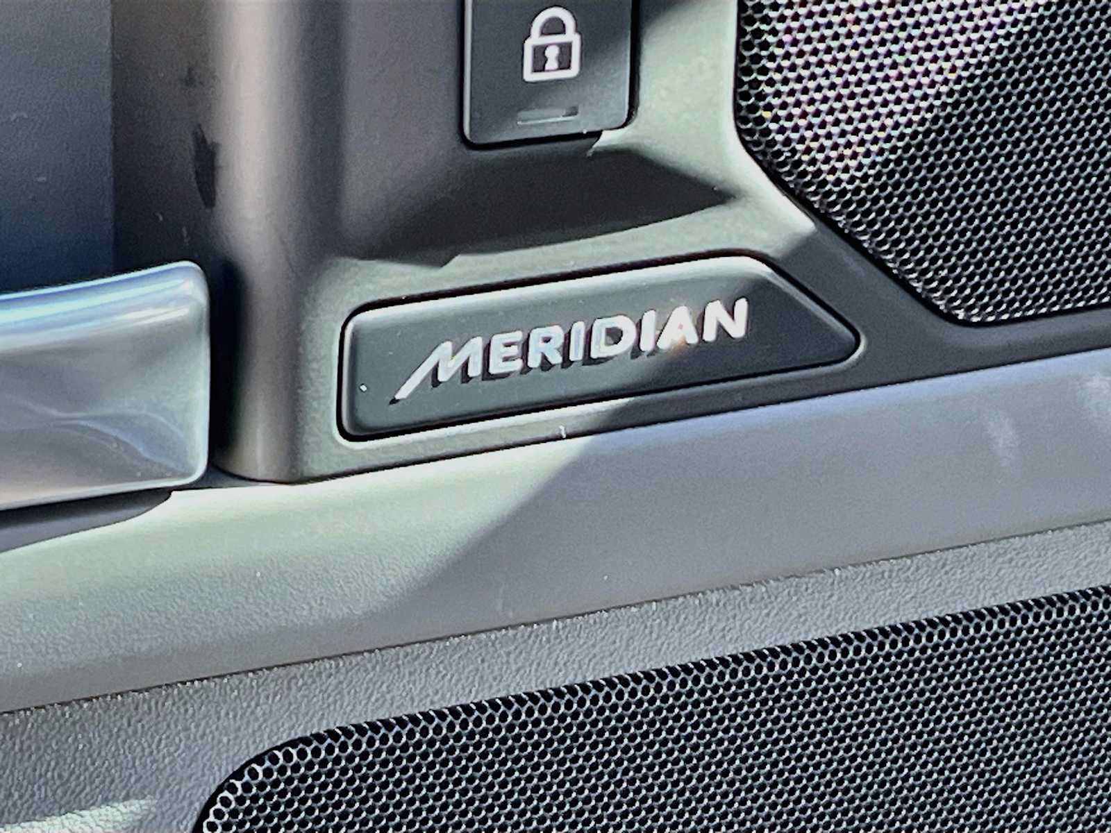 New 2026 Land Rover Defender 110 S AWD/4WD image 18