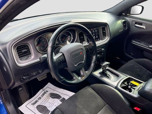 Used 2019 Dodge Charger R/T w/ Plus Group RWD image 9