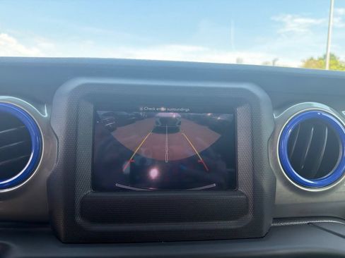 Used 2019 Jeep Wrangler Unlimited Sahara AWD/4WD image 25