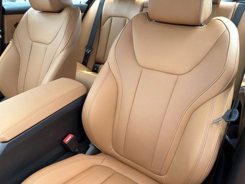 Used 2025 BMW 330i Sedan w/ M Sport Package image 18