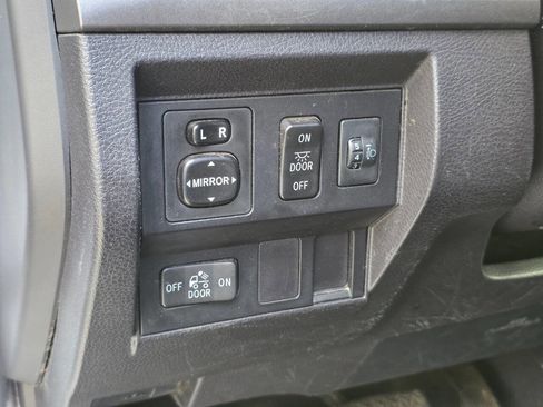 Used 2015 Toyota Tundra SR5 RWD image 17