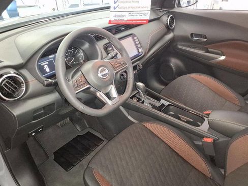 Used 2024 Nissan Kicks SR image 18