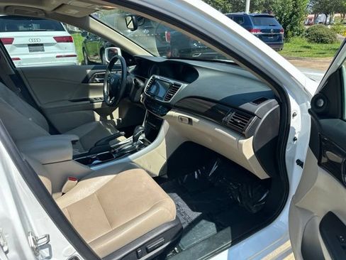 Used 2016 Honda Accord EX-L image 11