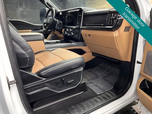 Used 2024 Ford F250 Lariat w/ Sport Appearance Package image 8