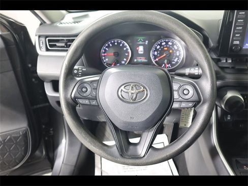 Used 2019 Toyota RAV4 LE image 18