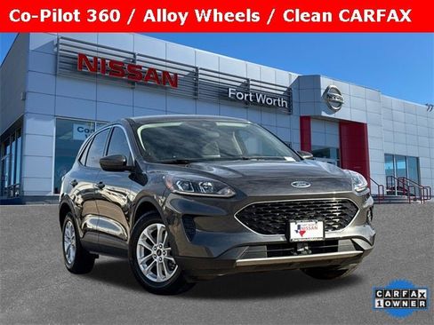 Used 2020 Ford Escape SE image 1