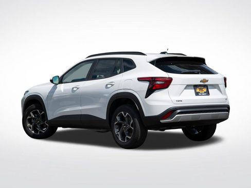New 2026 Chevrolet Trax LT w/ Sunroof Package FWD image 7