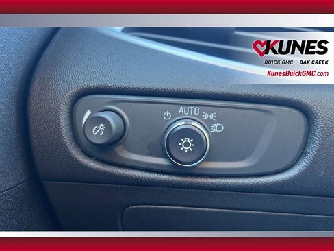 Used 2024 Chevrolet Malibu LT image 17