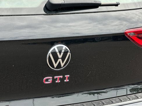 Used 2024 Volkswagen GTI SE FWD image 25