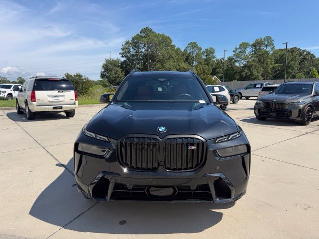 Used 2027 BMW X7 M60i w/ Executive Package AWD/4WD image 3