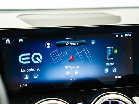Used 2024 Mercedes-Benz EQB 300 4MATIC image 31