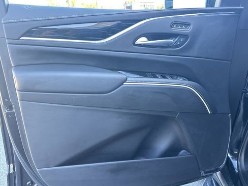 Certified 2024 Cadillac Escalade Sport image 9