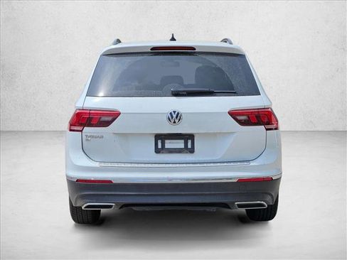 Used 2021 Volkswagen Tiguan SE w/ Panoramic Sunroof Package image 6