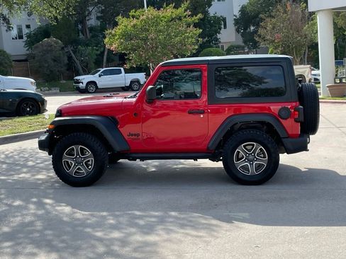 Used 2021 Jeep Wrangler Sport AWD/4WD image 3