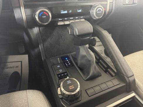 Used 2025 Toyota 4Runner SR5 AWD/4WD image 17