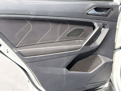 Used 2023 Volkswagen Tiguan SE R-Line image 28