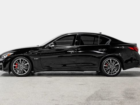 Used 2018 INFINITI Q50 Red Sport 400 w/ Sensory Package (Sport) RWD image 9