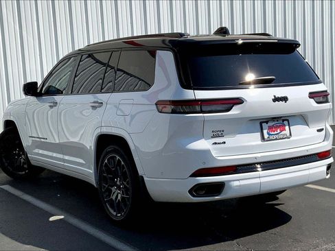 Used 2025 Jeep Grand Cherokee L Summit AWD/4WD image 10