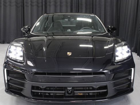 Certified 2025 Porsche Panamera 4 image 10