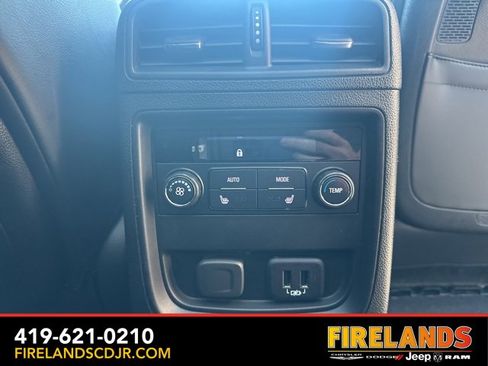 Used 2019 Buick Envision Premium w/ Driver Confidence Package image 16