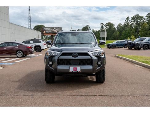 Used 2023 Toyota 4Runner SR5 Premium w/ Moonroof Package image 2